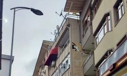 Faciaya ramak kala: Çatıdan kalas düştü