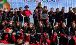 Alkışlar onlar için: İlkokul öğrencilerinden renkli görüntüler