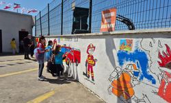 Çocuklar itfaiye konusunda hem bilinçlendiler, hem resim çizdiler