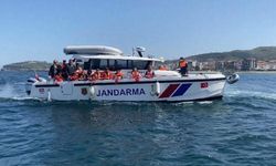 Öğrenciler jandarma botu ile denize açıldı