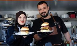 Gündüz doktor, akşam burgerci