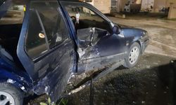 İki otomobil çarpıştı; 1 yaralı
