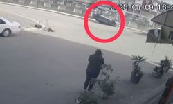 2 otomobilin çarpışması kamerada; 5 yaralı