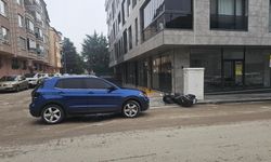 Otomobille çarpışan motosikletli yaralandı