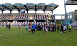 Amatör lig final maçı sonrası saha karıştı