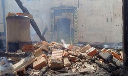 Korkutan yangın: Cami küle döndü!