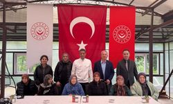 Huzurevinde renkli Anneler Günü etkinliği