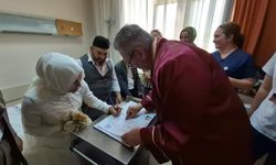 Hastane odasında nikah kıydılar