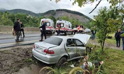 Otomobil kanala uçtu: 3 yaralı