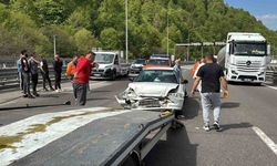 Otomobille oto kurtarıcı çarpıştı: 3 yaralı