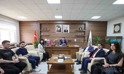 Rektör Mehmet Sarıbıyık başarılı sporcuları tebrik etti