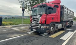 Tır ile kamyonet çarpıştı: 1 yaralı