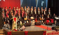 "Bizden Bize Türküler" konserine yoğun katılım