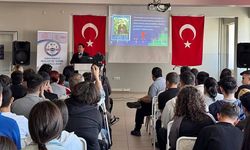 Matematik dünyasının seçkin ismi, öğrencilerle bir araya geldi