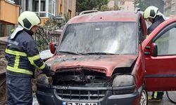 Hafif ticari araç alevlere teslim oldu