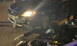 Gece yarısı korkutan kaza: Otomobil ile motosiklet çarpıştı, 2 yaralı