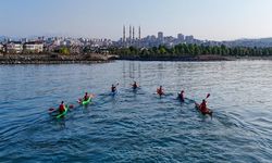 Karadeniz kanolarla renklendi
