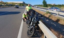 Motosikletiyle refüje çarpıp öldü!