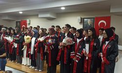 Devrek’te İmam Hatiplilerden mezuniyet sevinci