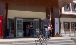 Evlerinde uyuşturucu bulunan iki şüpheli tutuklandı