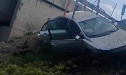 Otomobil köprüden uçtu: 2 yaralı