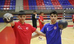 İki hentbolcu, milli takım kampına davet edildi