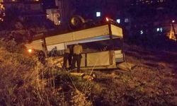 Kamyonet takla attı: Sürücü ölümden döndü