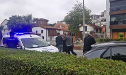 Tanımadığı kadına gül vermek istedi, soluğu karakolda aldı!