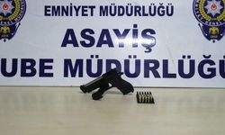 Terminalde ruhsatsız silah ile yakalandı