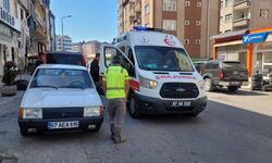 Motosiklet sürücüsü kamyon kapısına çarptı