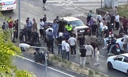 Motosiklet otomobile çarptı: 1 kişi ağır yaralı!