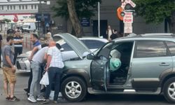 Acılık'ta trafik polisinin gözü önünde kaza!