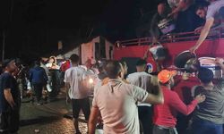 Alevli gece: 12 yapı küle döndü