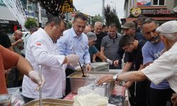 Aşure dağıtımıyla gönüller ısındı