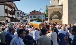 Çınar ağacından kopan dalın altında kaldı: Erdem Ulak, son yolculuğuna uğurlandı
