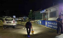 İlçe Emniyet Müdürlüğü önünde silahlı kavga: 2 yaralı