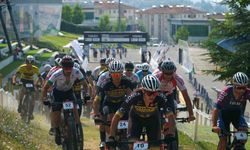 Nefes kesen şampiyona: Genç pedallar zirve için yarıştı