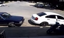 Otomobil ile motosiklet çarpıştı