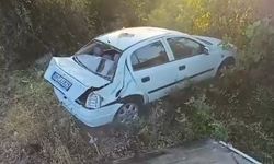 Otomobil şarampole uçtu: 1'i çocuk, 4 yaralı!