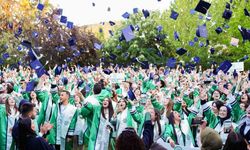 Sağlık ve Teknoloji Üniversitesi Diş Hekimliği Fakültesi ilk mezunlarını uğurladı