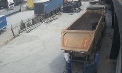 Tır şoförünü hayattan koparan korkunç olay kamerada