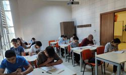 Üniversite hayali kuran gençlere Belediyeden destek