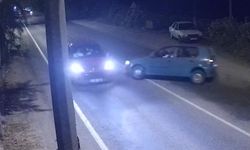 Gece yarısı korkunç kaza: Otomobil, karşı şeritten gelen araca çarptı