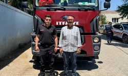 Emekli öğretmen itfaiye aracının önünü kesti