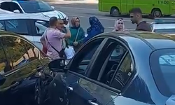 Zincirleme kaza: Fren yerine gaza bastı, 10 araca çarptı! Yaralılar var!