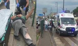 2 otomobil kazaya karıştı: Yaya ve sürücü yaralandı
