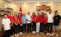 Şampiyon sporcular kupalara ambargo koydu