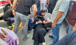 Yayaya çarpıp kaçtı, kadın sürücü peşine düştü