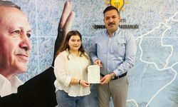 Kübra Çakar, 18 yaşına girer girmez AK Parti ailesine katıldı