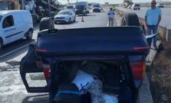 Oto çekiciyle çarpışan otomobil devrildi: 3 yaralı
